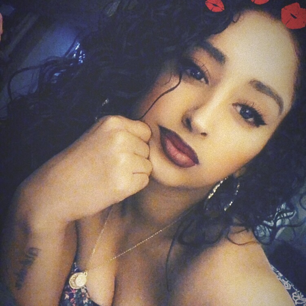 Meet your Posher, Mhia